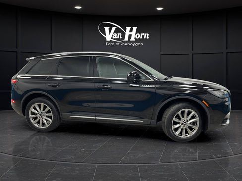 Used 2022 Lincoln Corsair AWD w/ Premium Package image 8