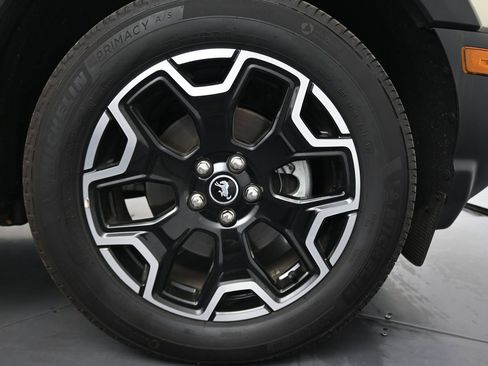 Used 2025 Ford Bronco Sport Outer Banks w/ Outer Banks Tech Package+ image 11