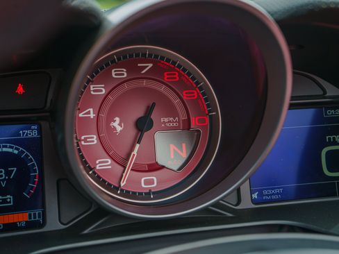 Used 2019 Ferrari Portofino RWD image 71