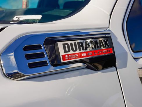 New 2026 GMC Sierra 2500 Denali w/ Denali Reserve Package image 8