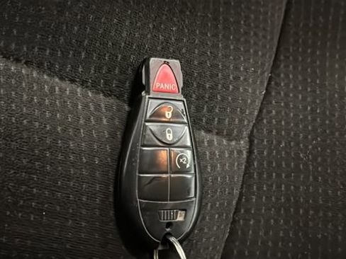 Used 2018 Dodge Grand Caravan SE FWD image 20