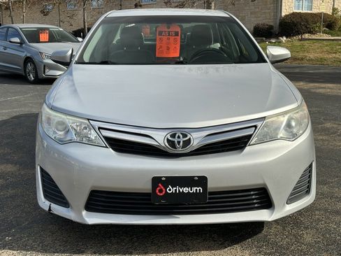 Used 2013 Toyota Camry L image 2