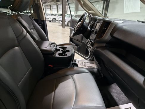 Used 2020 RAM 2500 Tradesman w/ Chrome Appearance Group image 12