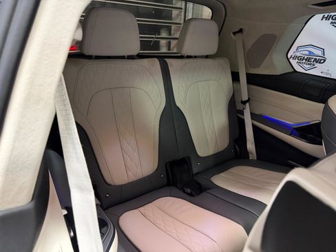 Used 2023 BMW X7 xDrive40i w/ Executive Package image 30