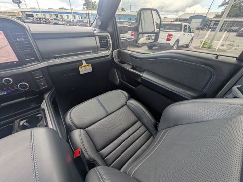 Used 2025 Ford F350 Platinum w/ FX4 Off-Road Package AWD/4WD image 17