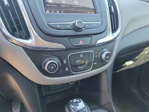 Used 2019 Chevrolet Equinox LS FWD image 18