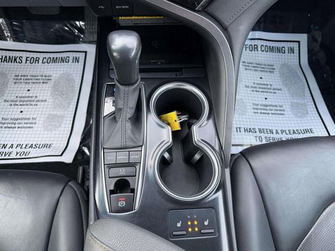 Used 2020 Toyota Camry XLE image 24