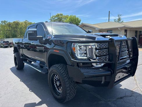 Used 2022 GMC Sierra 2500 Denali AWD/4WD image 3