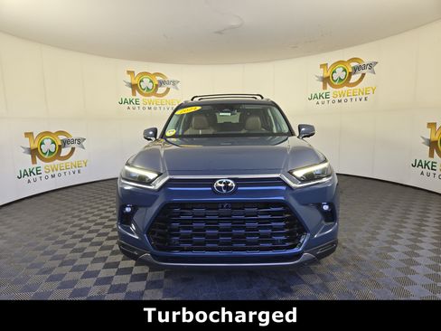 Used 2024 Toyota Grand Highlander AWD image 2