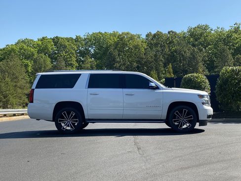 Used 2017 Chevrolet Suburban Premier image 5