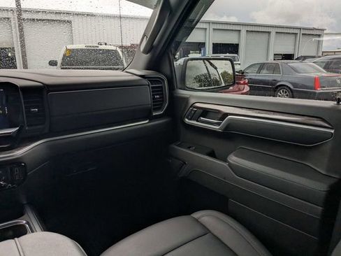 Used 2025 Chevrolet Silverado 1500 LTZ AWD/4WD image 16
