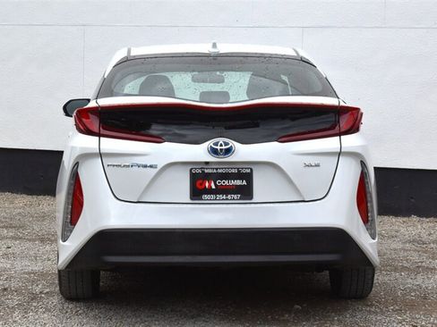 Used 2022 Toyota Prius Prime XLE FWD image 4
