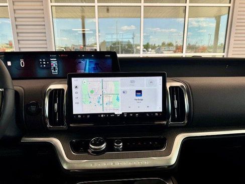 New 2025 Ford Expedition Max Platinum w/ Platinum Ultimate Package AWD/4WD image 15