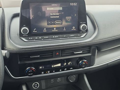 Used 2023 Nissan Rogue SV image 18