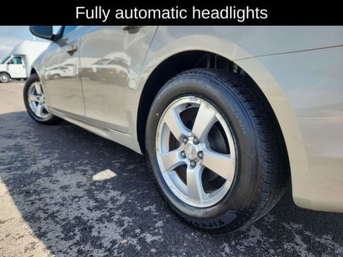 Used 2012 Chevrolet Cruze LT FWD image 18