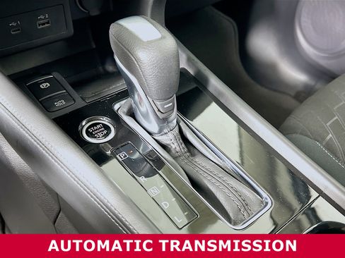 Used 2023 Nissan Kicks SV image 10