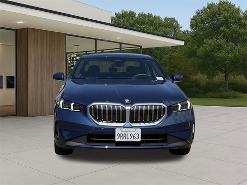 Used 2025 BMW 530i w/ Premium Package image 3
