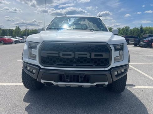 Used 2019 Ford F150 Raptor w/ Equipment Group 802A Luxury AWD/4WD image 2