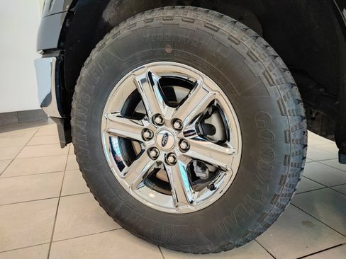 Used 2025 Ford F150 XLT w/ Equipment Group 301A Standard AWD/4WD image 9