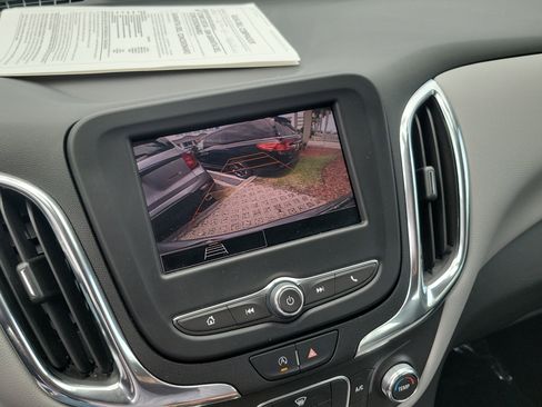 Used 2023 Chevrolet Equinox LS FWD image 19
