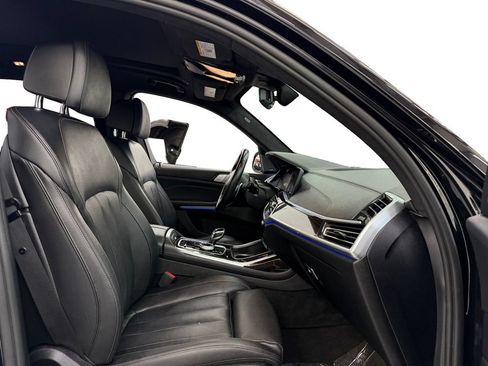 Used 2021 BMW X7 M50i AWD/4WD image 17