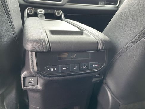 Used 2025 Toyota Grand Highlander LE image 24