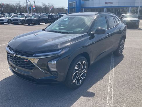 New 2026 Chevrolet Trax RS w/ Sunroof Package image 3