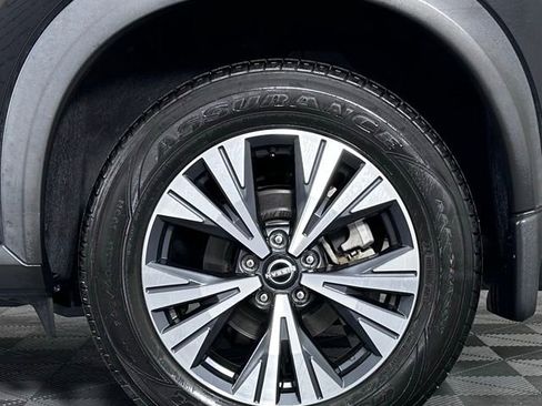 Used 2022 Nissan Rogue SV FWD image 12