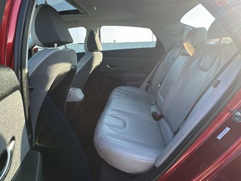 Used 2025 Hyundai Elantra Limited FWD image 33