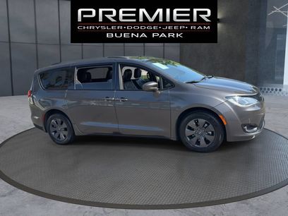 Used 2020 Chrysler Pacifica Touring-L w/ S Appearance Package