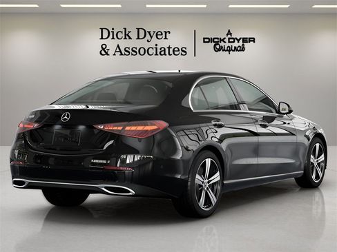 Used 2025 Mercedes-Benz C 300 Sedan image 11