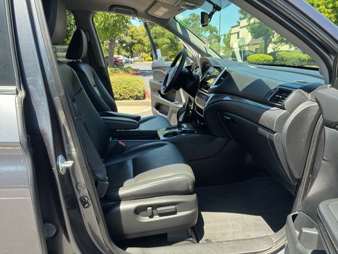 Used 2017 Honda Ridgeline RTL-T image 56
