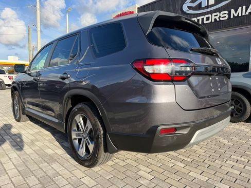 Used 2025 Honda Pilot EX-L image 6