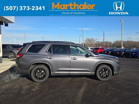 New 2025 Honda Pilot Touring image 6