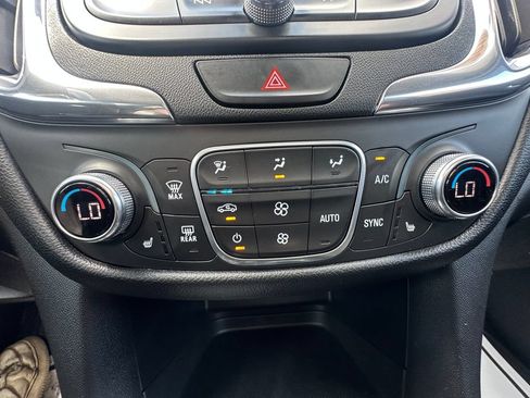 Used 2019 Chevrolet Equinox LT AWD/4WD image 13