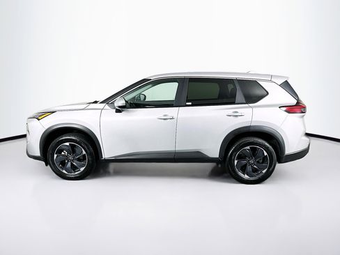 Used 2024 Nissan Rogue SV FWD image 4