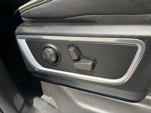 Used 2023 RAM 1500 Laramie AWD/4WD image 29