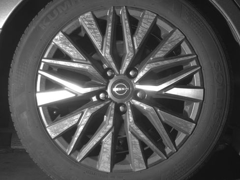 Used 2025 Nissan Altima 2.5 SV FWD image 15