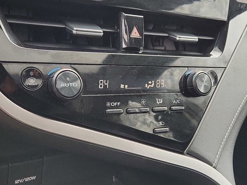 Used 2023 Toyota Camry SE image 16