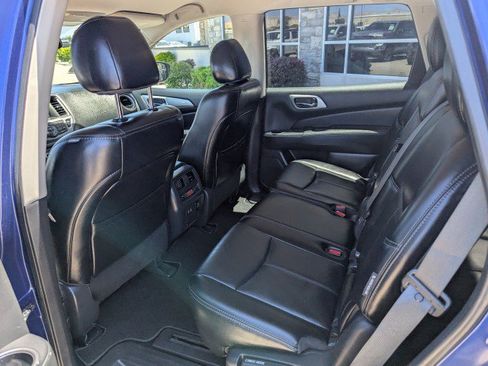 Used 2020 Nissan Pathfinder SL AWD/4WD image 23