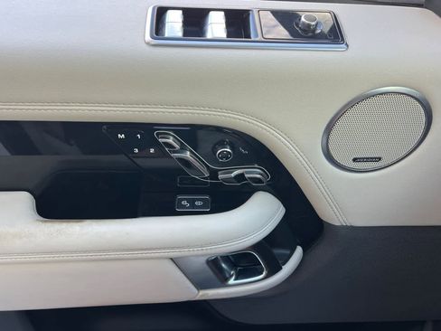 Used 2019 Land Rover Range Rover HSE image 15