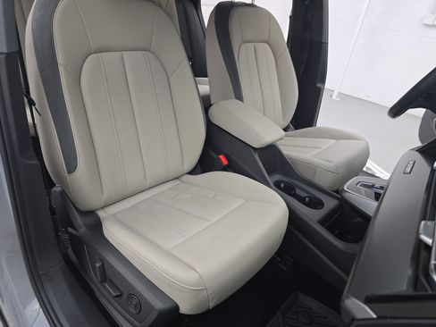 Used 2023 Audi Q4 e-tron Premium Plus w/ Premium Plus AWD/4WD image 10