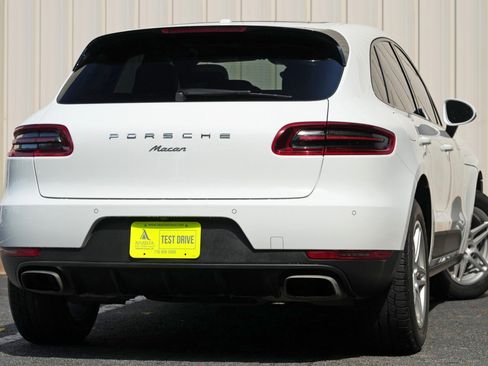 Used 2018 Porsche Macan AWD/4WD image 4