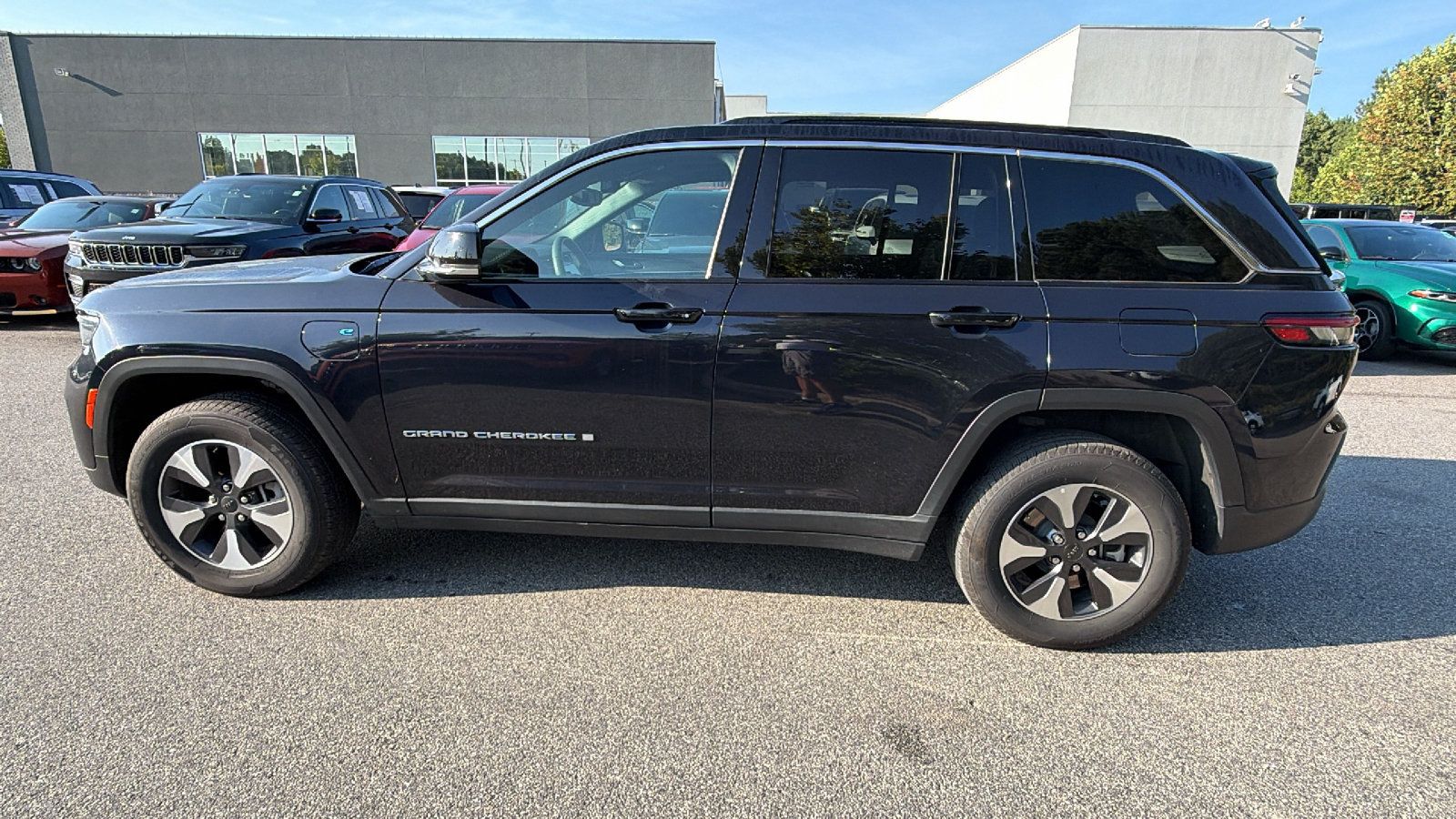 Used 2024 Jeep Grand Cherokee Limited 4xe AWD/4WD image 11