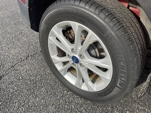 Used 2019 Ford Escape SE image 24