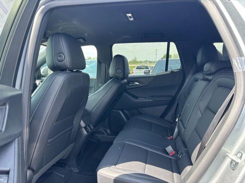 New 2026 Chevrolet Equinox LT w/ Convenience Package II FWD image 5