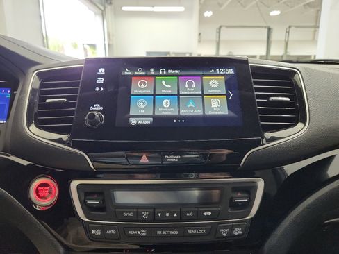 Used 2019 Honda Pilot Touring image 17