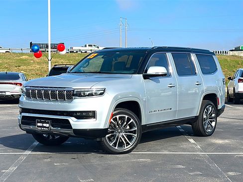 Used 2022 Jeep Grand Wagoneer Series III w/ Rear Seat Video Group 1 image 2