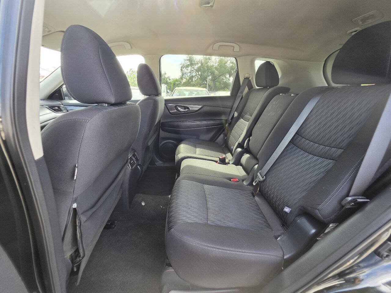 Used 2020 Nissan Rogue SV AWD/4WD image 19