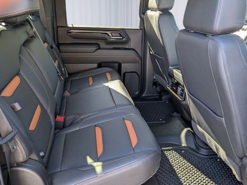 Certified 2024 GMC Sierra 2500 AT4 w/ AT4 Preferred Package image 9